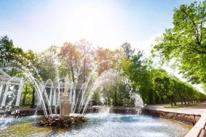 Discount Adam en Eva fontein in het Peterhof fotobehang Kunst & Design | Bloemen