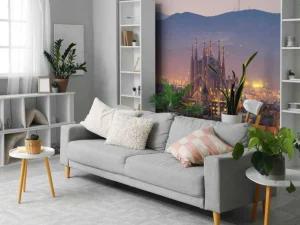 Hot Barcelona met de Sagrada Familia in de avond fotobehang Architectuur