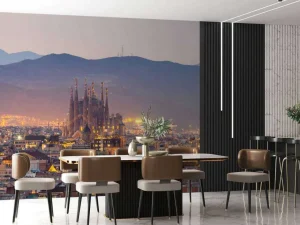 Hot Barcelona met de Sagrada Familia in de avond fotobehang Architectuur