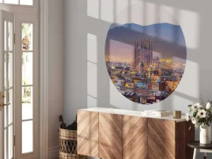 Hot Barcelona met de Sagrada Familia in de avond fotobehang Architectuur