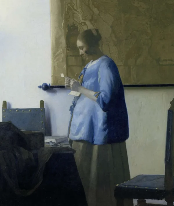 Online Brieflezende vrouw in het blauw fotobehang Kunst & Design