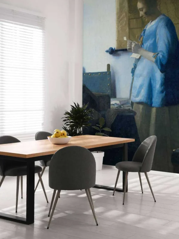 Online Brieflezende vrouw in het blauw fotobehang Kunst & Design