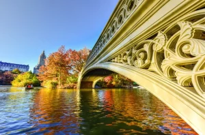 Hot De Bow Bridge in Central Park fotobehang Architectuur