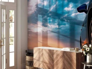 Outlet Een blauwe SUV met een unieke lucht op de achtergrond fotobehang Kinderkamer | Transport