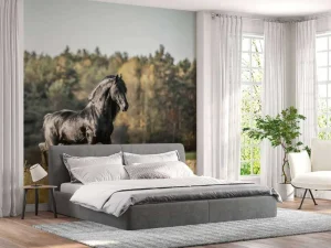 Hot Fries Paard op het gras omringd door bomen fotobehang Dieren