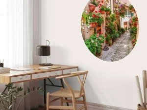 New Gezellig straatje met bloemen in Italië fotobehang Bloemen | Architectuur