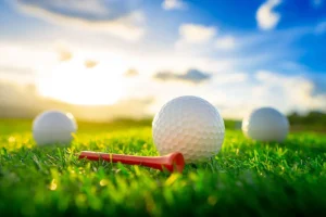 New Golfballen met houder op kunstgras fotobehang Kinderkamer | Sport