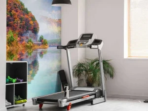 Best Helder blauw meer met een vulkaan op de achtergrond fotobehang Bloemen
