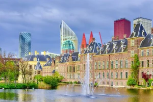 Clearance Het Binnenhof in de lente fotobehang Steden | Architectuur