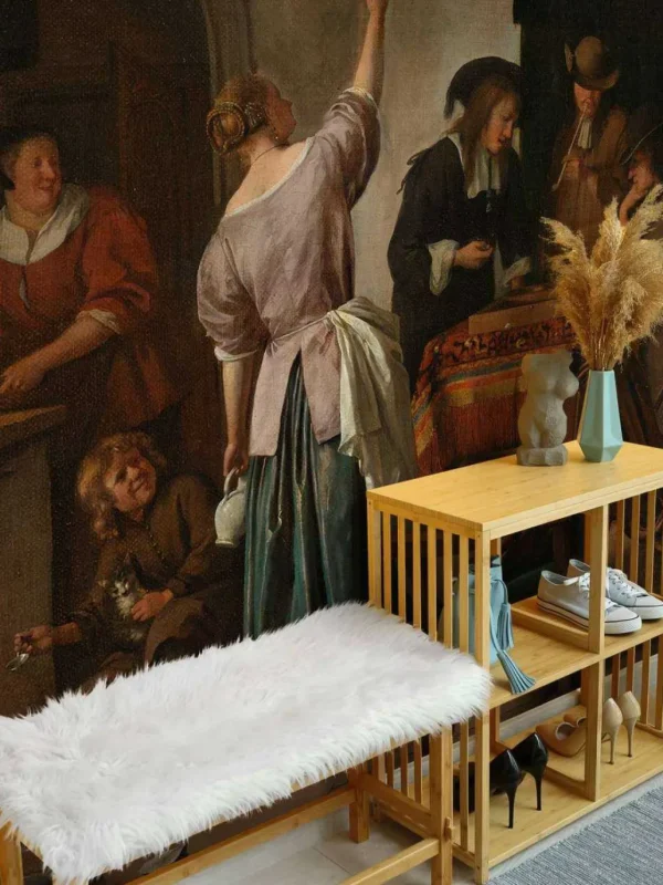 Best Interieur met een vrouw die een papegaai voert fotobehang Kunst & Design