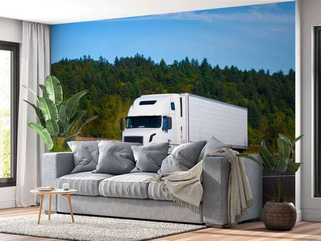 krachtige_witte_vrachtwag_10.webp Sale Krachtige witte vrachtwagen in een berglandschap fotobehang Tienerkamer | Kinderkamer