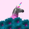 Discount Kruising van een zebra en eenhoorn met blauw-paarse bloemen fotobehang Dieren | Bloemen