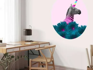 Discount Kruising van een zebra en eenhoorn met blauw-paarse bloemen fotobehang Dieren | Bloemen