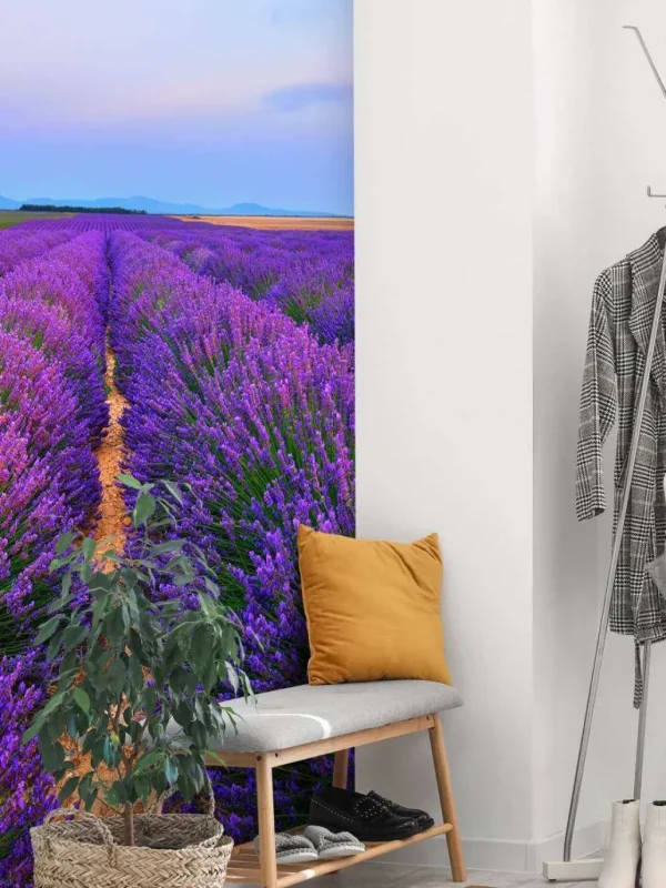 Online Lavendel landschap met bergen fotobehang Bloemen