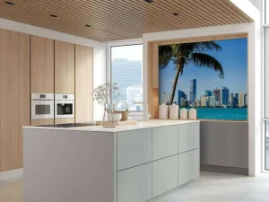 New Miami skyline met een palmboom op de voorgrond fotobehang Architectuur