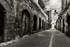 Sale Oud straatje in Mardin fotobehang Architectuur