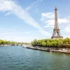 New Rivier langs de Eiffeltoren fotobehang Architectuur