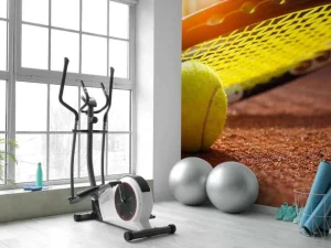 Sale Tennisbal op een tennisbaan met zonlicht fotobehang Tienerkamer | Kinderkamer