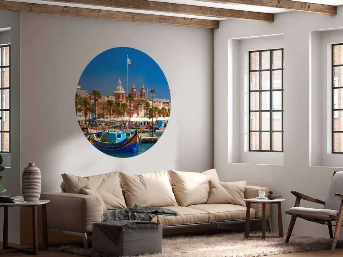 traditionele_boten_in_de__7.webp Outlet Traditionele boten in de haven van Marsaxlokk, Malta fotobehang Transport | Architectuur
