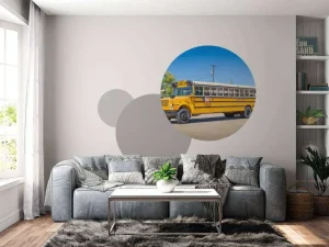 Best Traditionele gele schoolbus op een parkeerterrein fotobehang Kinderkamer | Transport