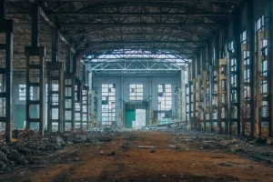 Hot Verlaten fabriekshal fotobehang Architectuur