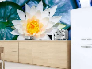Discount Witte lotusbloem met gele kern fotobehang Bloemen