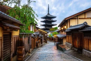 Hot Yasaka Pagoda in de ochtend fotobehang Architectuur
