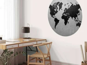 Discount Zwarte wereldkaart op een betonnen muur fotobehang Gang
